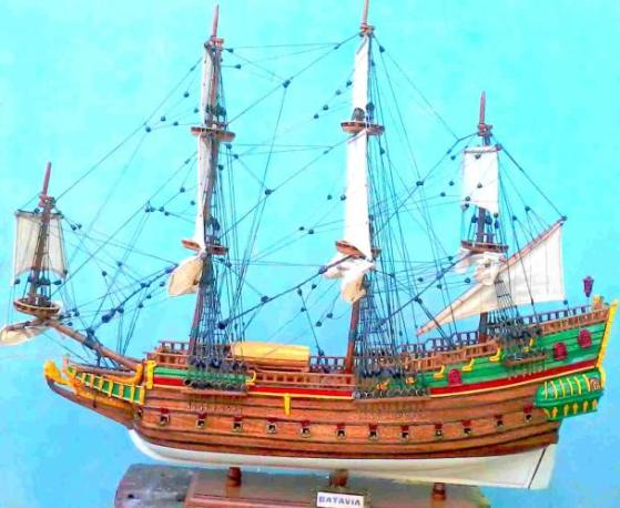 wooden model boat, model ship batavia